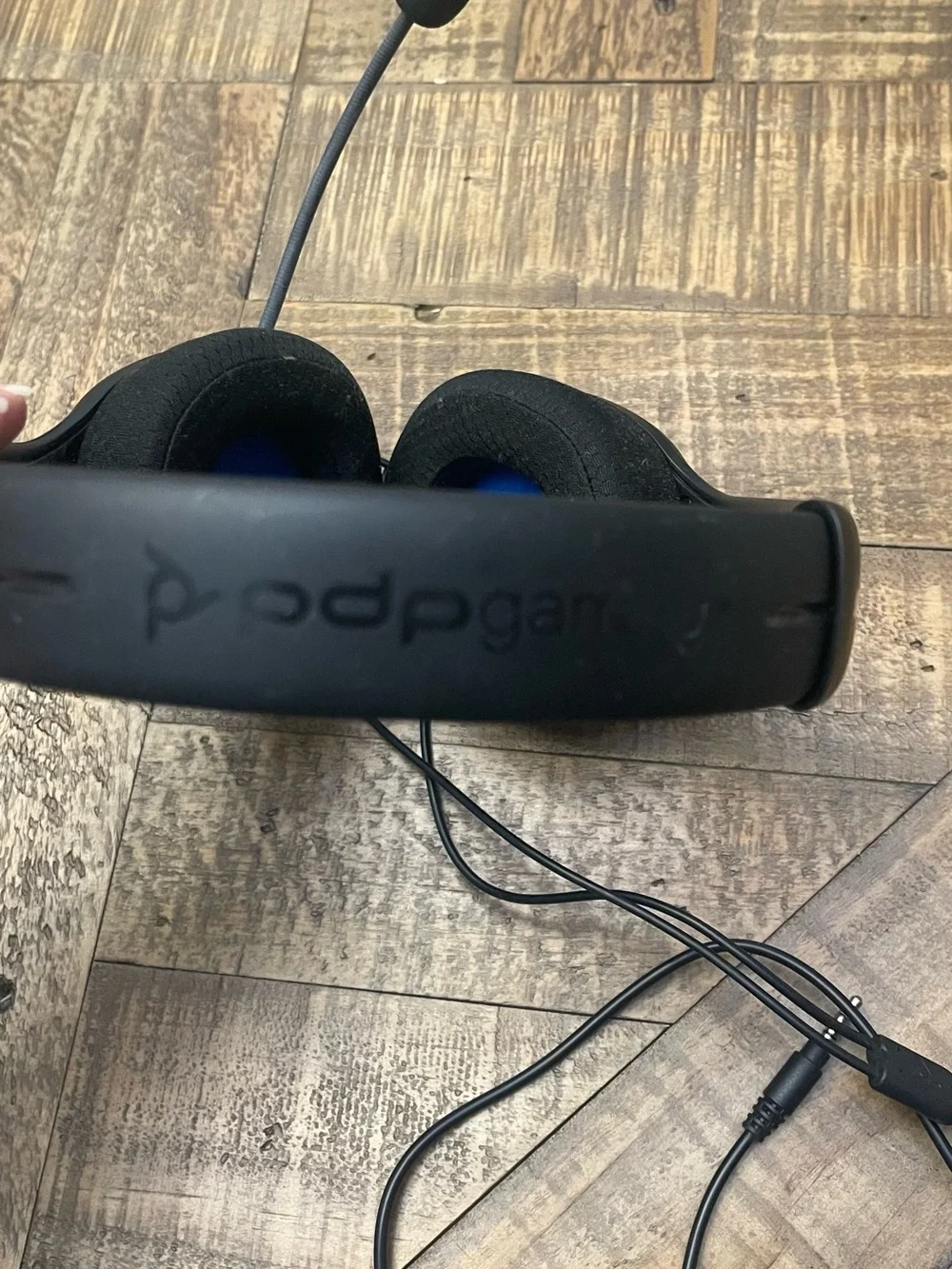 Black Wired Over-Ear Headset with Microphone - Gaming & Communication
